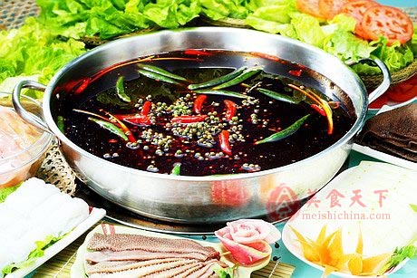 吃火锅:应该先涮菜再放肉